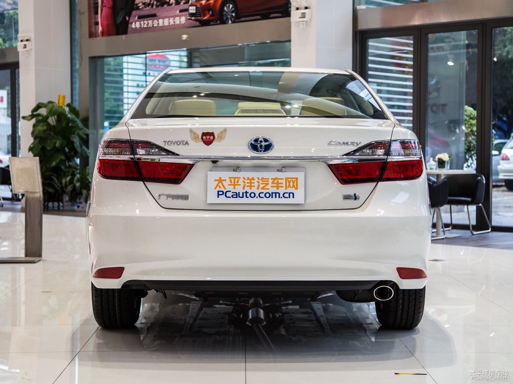珍珠白凱美瑞整車外觀外觀圖片