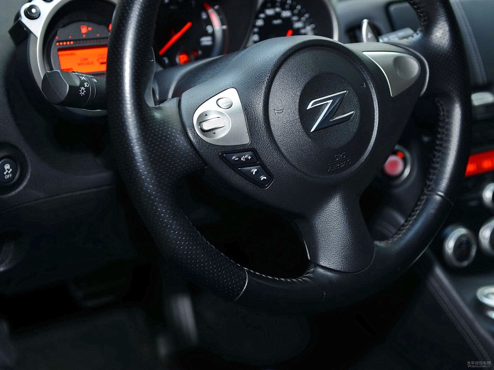 日產(chǎn)370Z內(nèi)飾高清大圖
