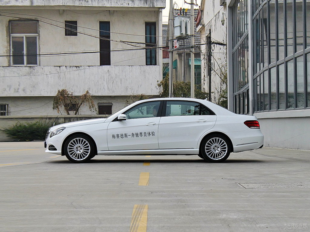 北極白奔馳E級整車外觀外觀圖片