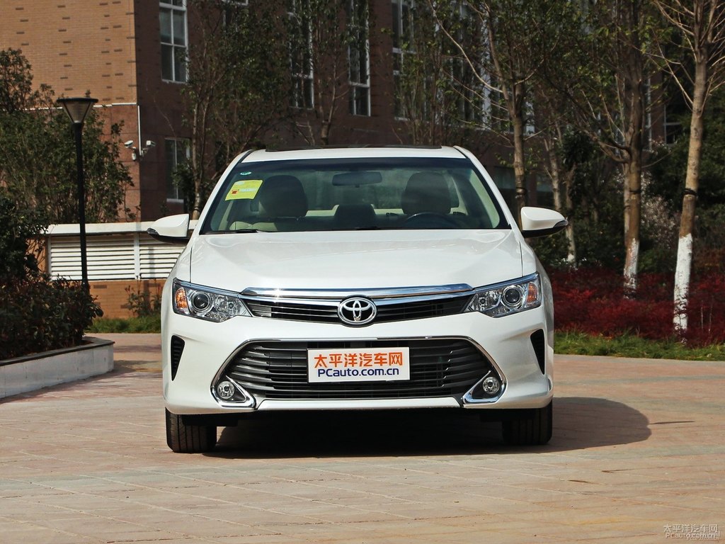 珍珠白凱美瑞整車外觀外觀圖片