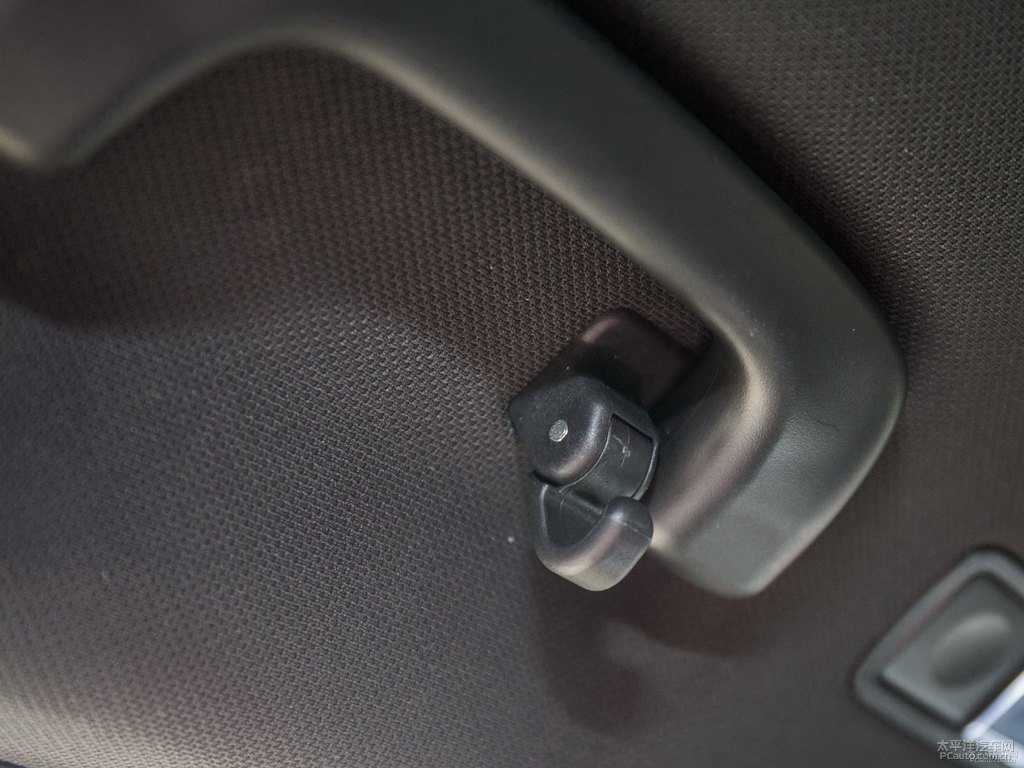 古月銀索納塔車廂內(nèi)飾圖片