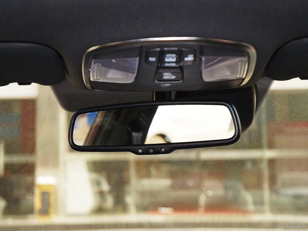橄欖棕索納塔車廂內(nèi)飾圖片