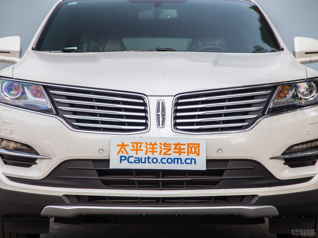 鉆石白林肯MKC車(chē)頭外觀圖片