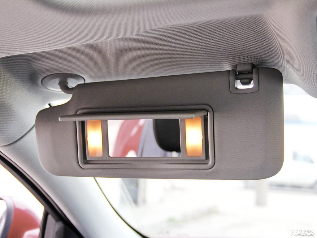 霓虹君威車廂內(nèi)飾圖片