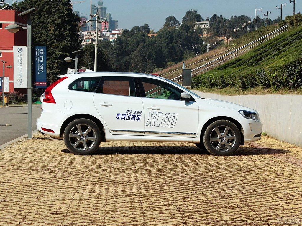 冰雪白沃爾沃XC60整車外觀外觀圖片
