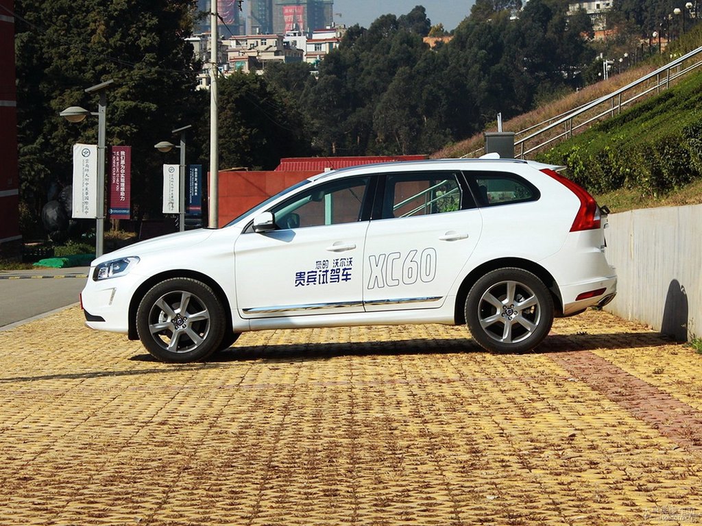 冰雪白沃爾沃XC60整車外觀外觀圖片
