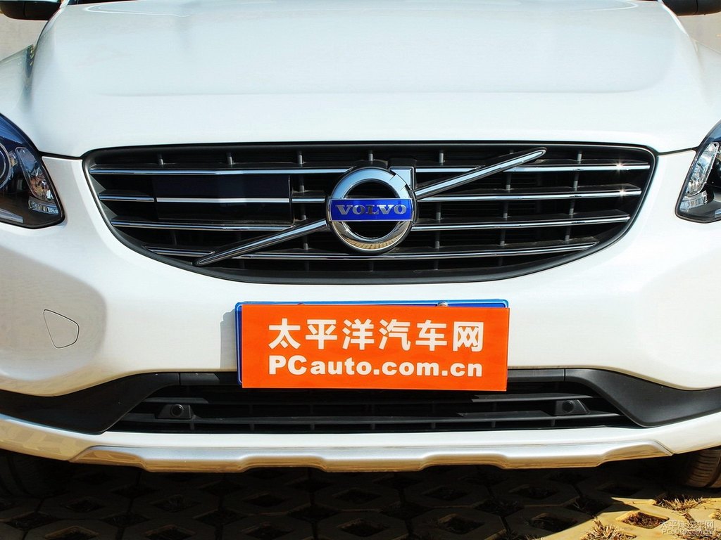 冰雪白沃爾沃XC60車(chē)頭外觀圖片