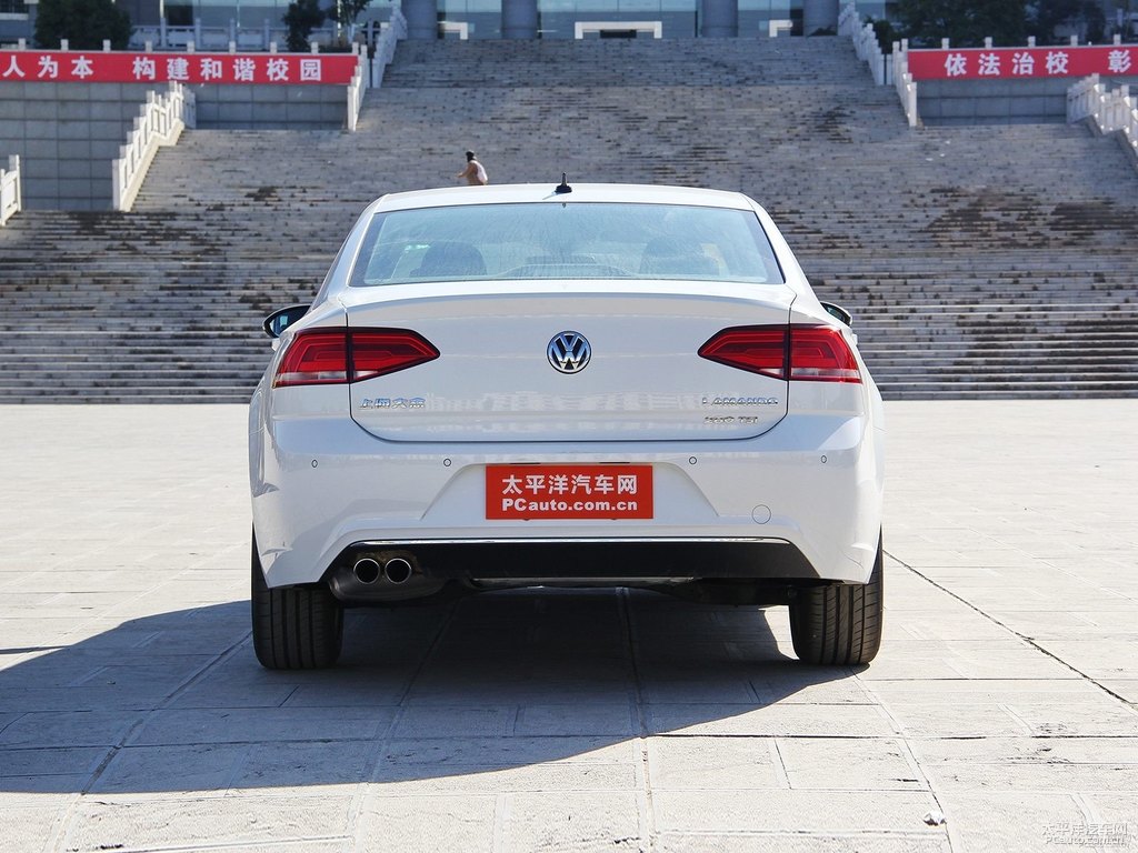 凜冽白凌渡整車外觀外觀圖片