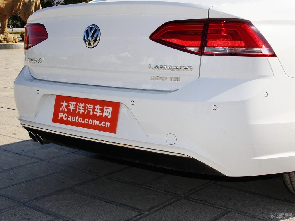 凜冽白凌渡車(chē)尾外觀(guān)圖片