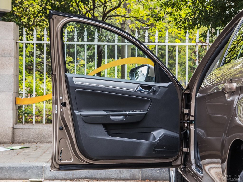 羅馬金寶來車廂內(nèi)飾圖片