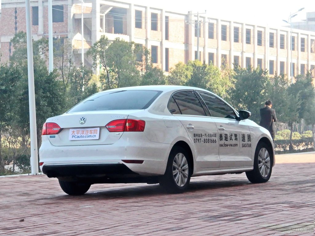糖果白速騰整車外觀外觀圖片