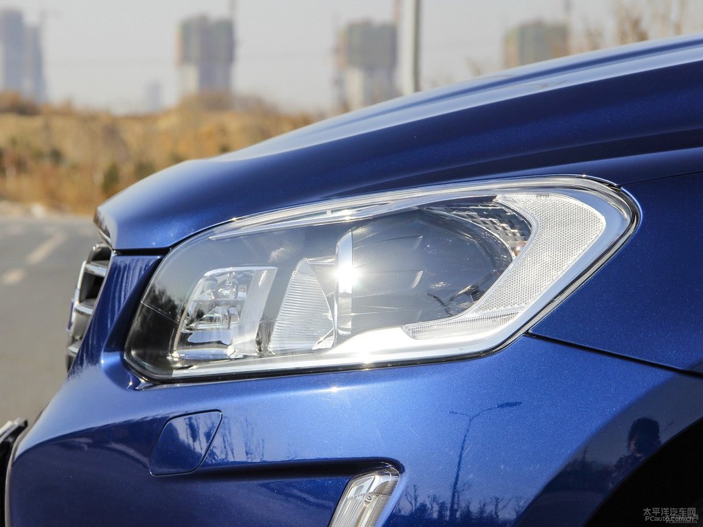 海洋藍沃爾沃XC60車頭外觀圖片