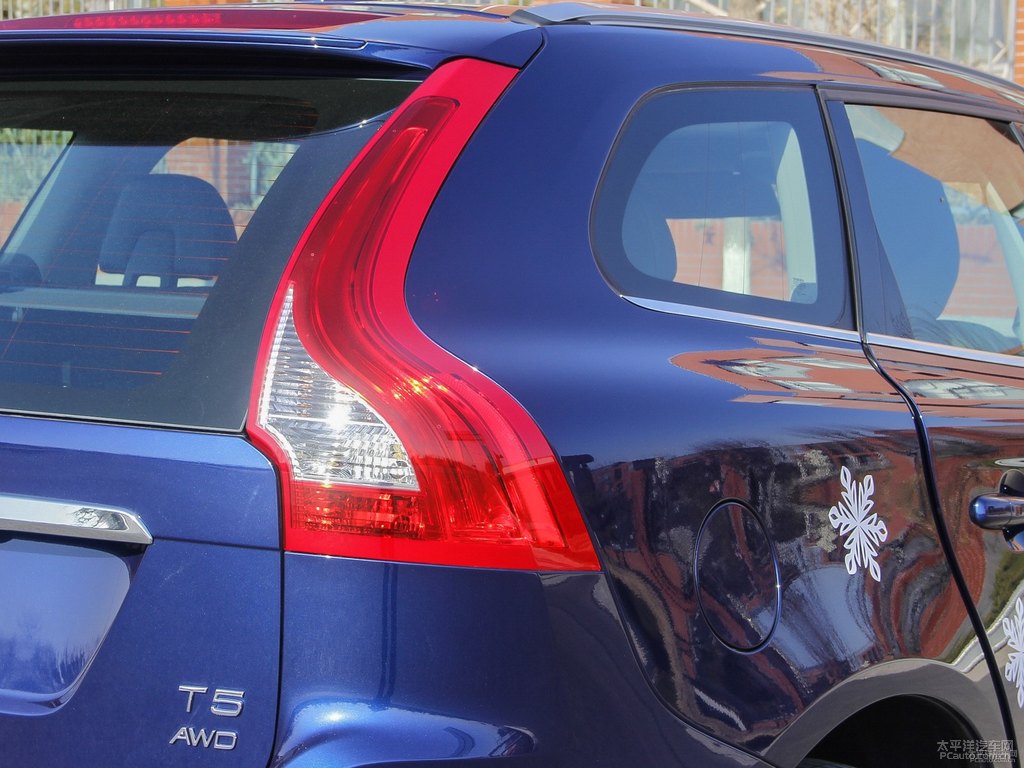海洋藍(lán)沃爾沃XC60車尾外觀圖片