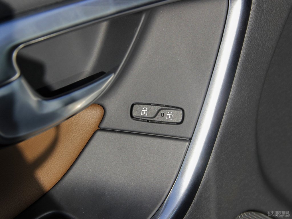 海洋藍沃爾沃XC60車廂內(nèi)飾圖片