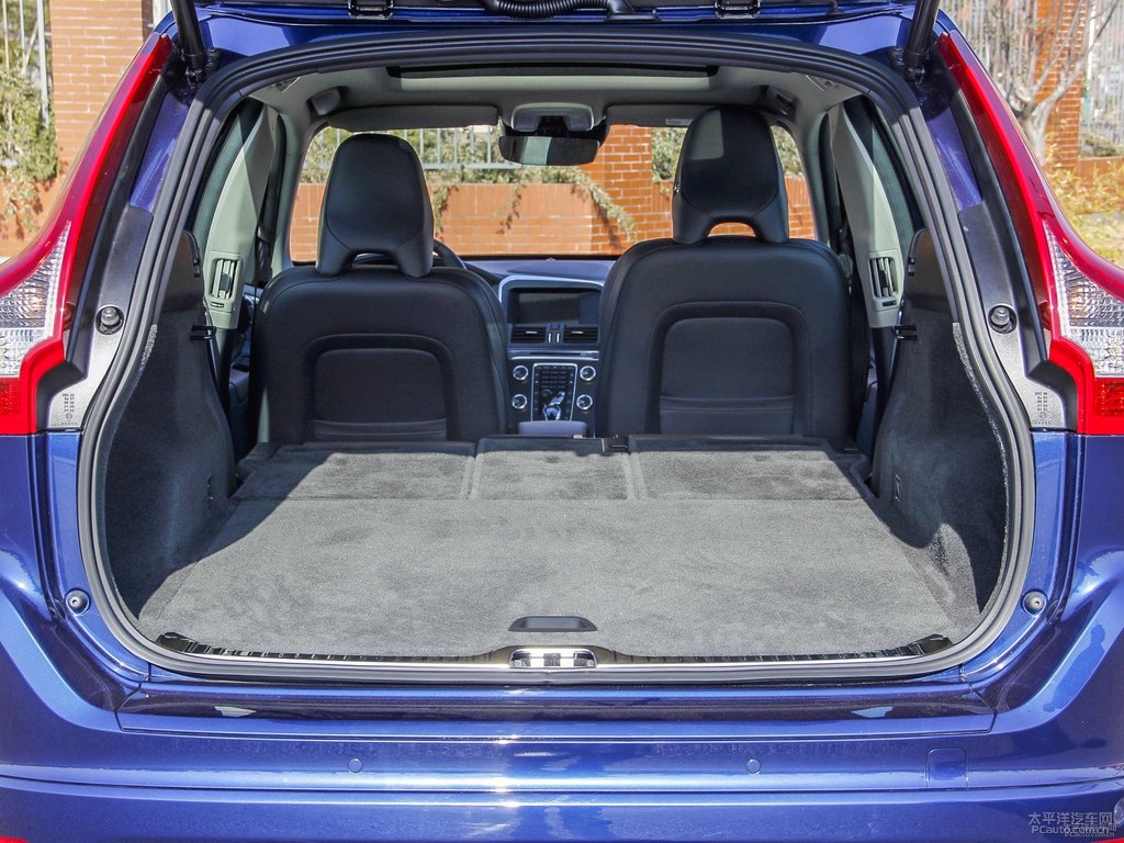 海洋藍(lán)沃爾沃XC60后備廂空間圖片