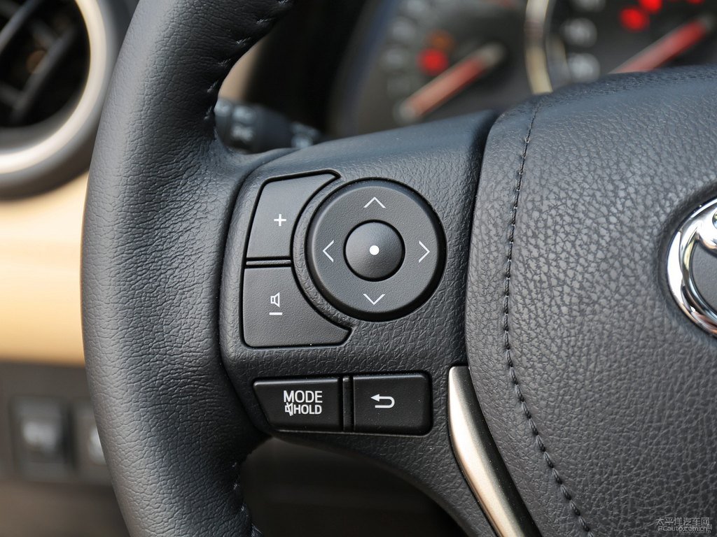 鉑青銅色RAV4榮放中控內(nèi)飾圖片