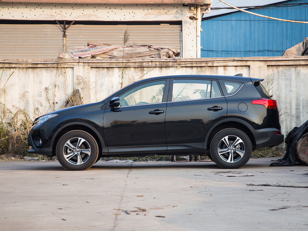 黑云母色RAV4榮放整車外觀外觀圖片