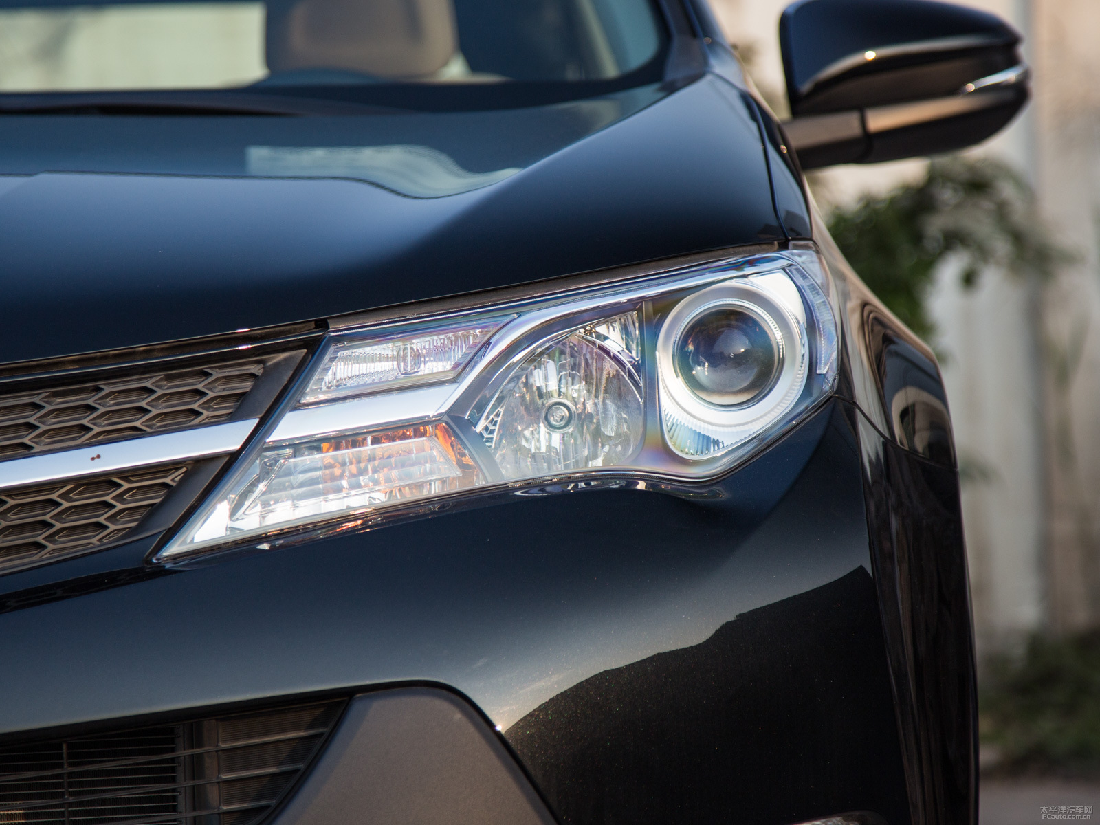 RAV4榮放外觀高清大圖