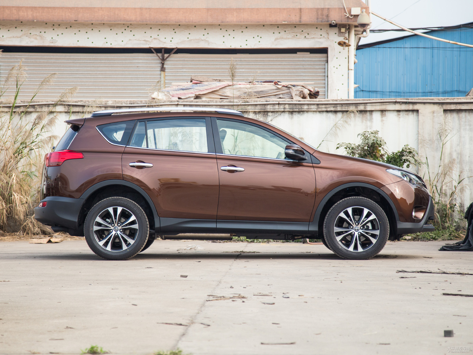 RAV4榮放外觀高清大圖