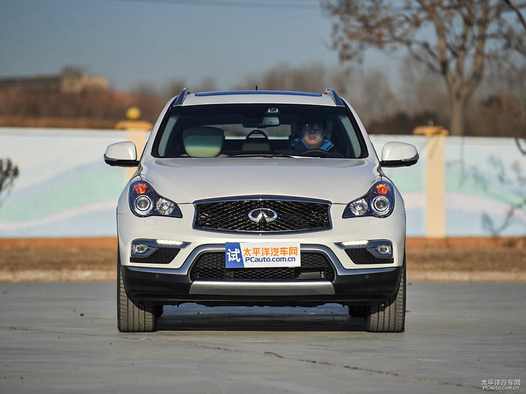 瑩貝白英菲尼迪QX50整車外觀外觀圖片