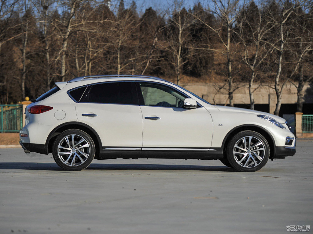 瑩貝白英菲尼迪QX50整車外觀外觀圖片