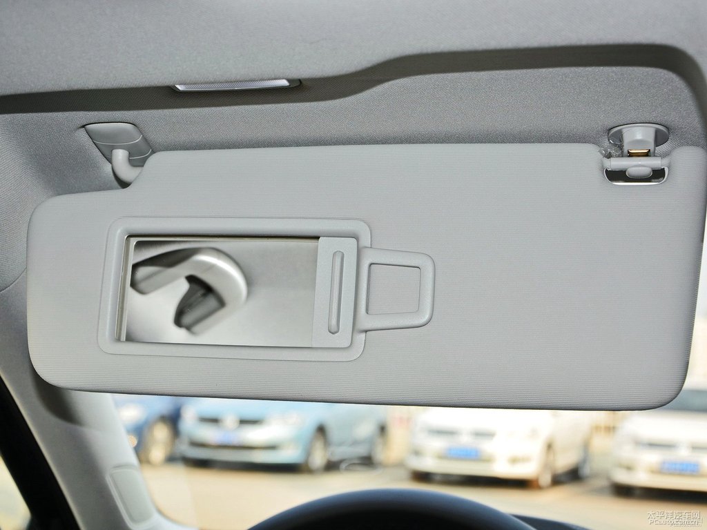 狂野黑凌渡車廂內(nèi)飾圖片
