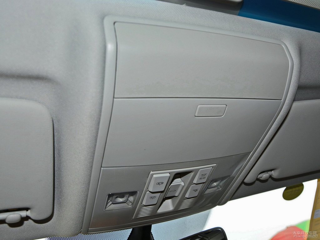 狂野黑凌渡車廂內(nèi)飾圖片