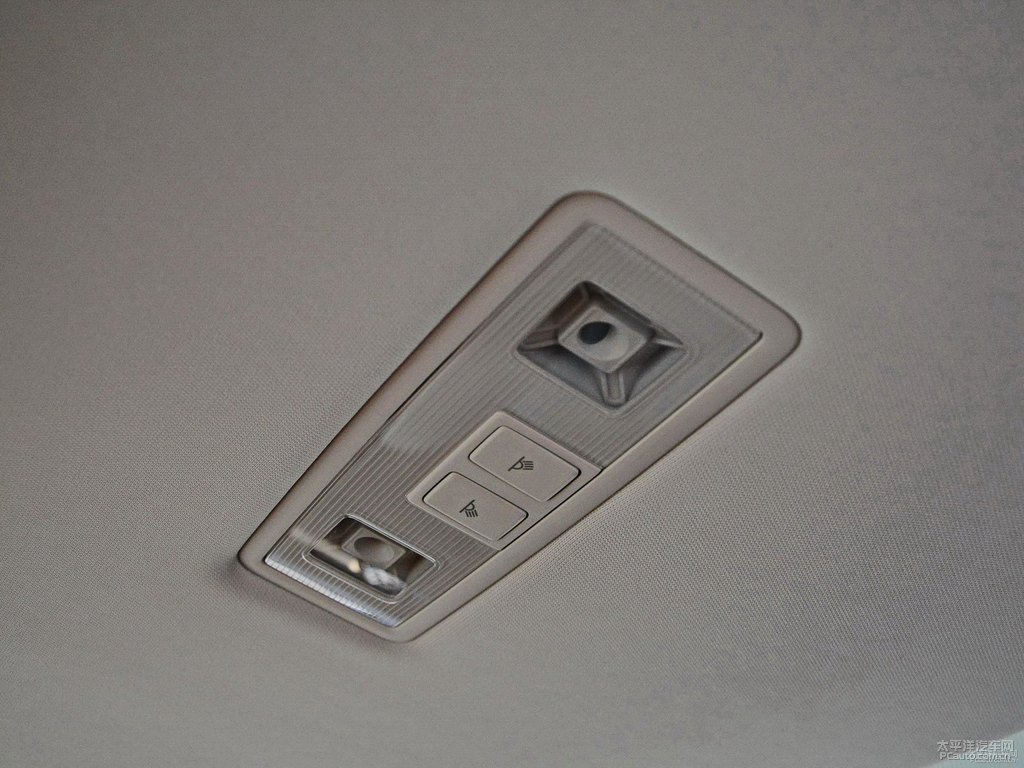 狂野黑凌渡車廂內(nèi)飾圖片