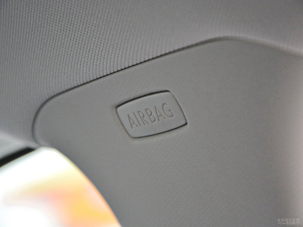 狂野黑凌渡車廂內(nèi)飾圖片