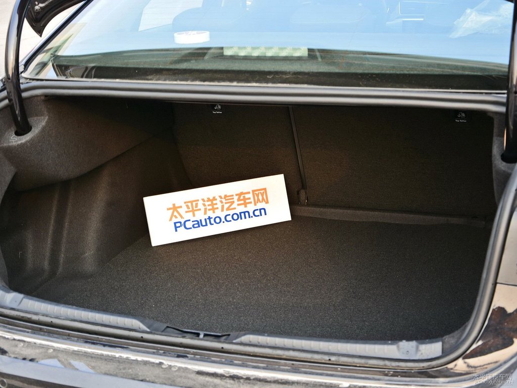 狂野黑凌渡后備廂空間圖片