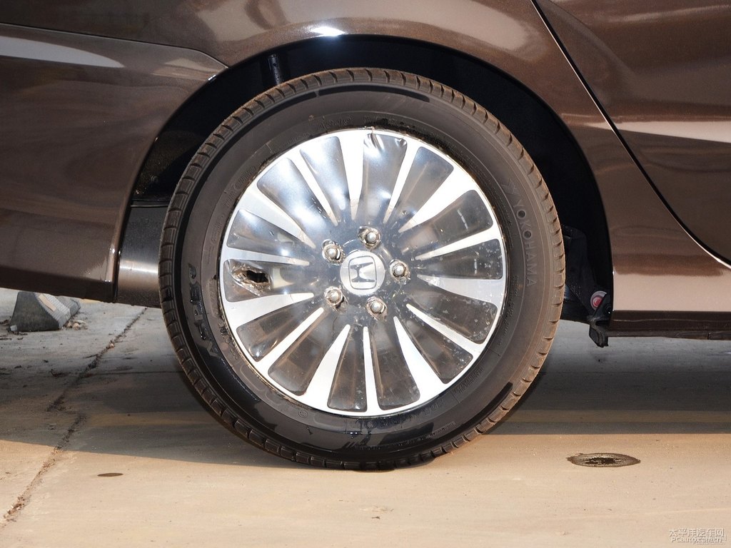 奧夫特黑凌派車身外觀圖片