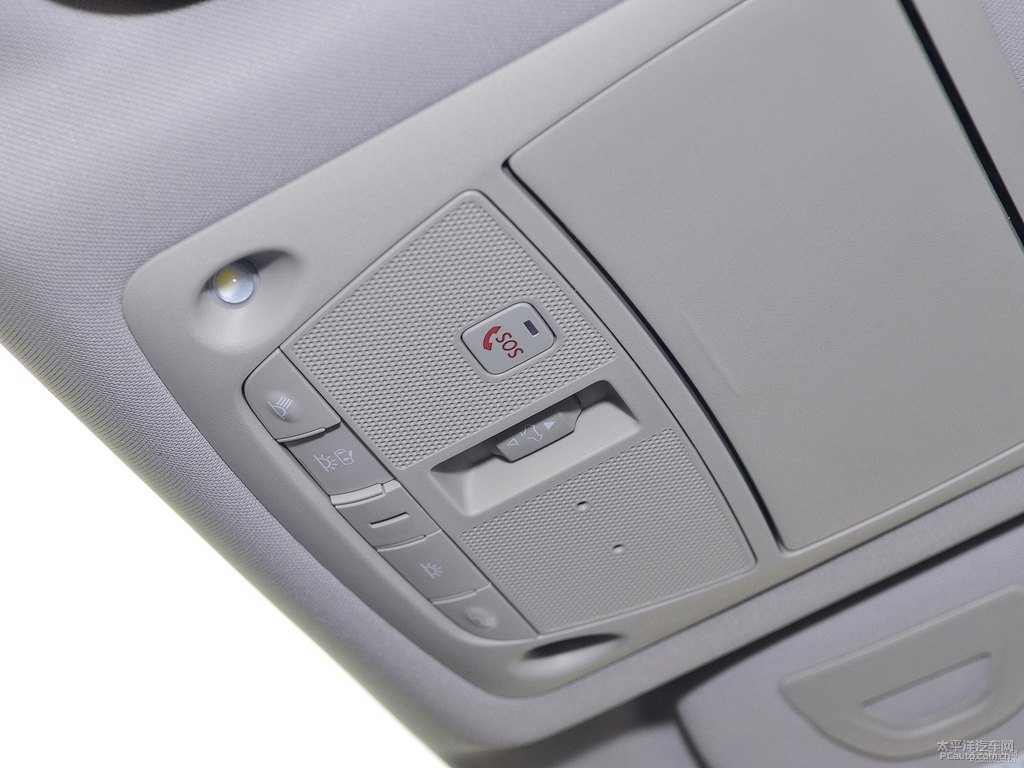 瑩貝白英菲尼迪QX50車廂內(nèi)飾圖片