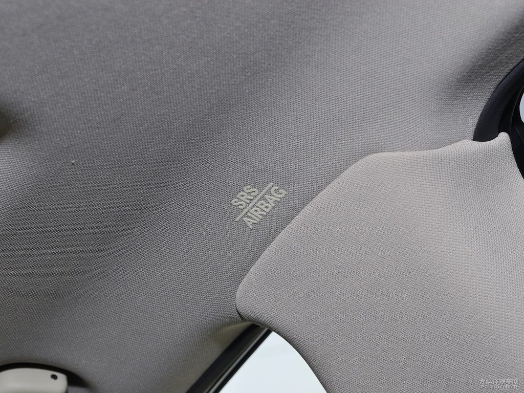 瑩貝白英菲尼迪QX50車廂內(nèi)飾圖片