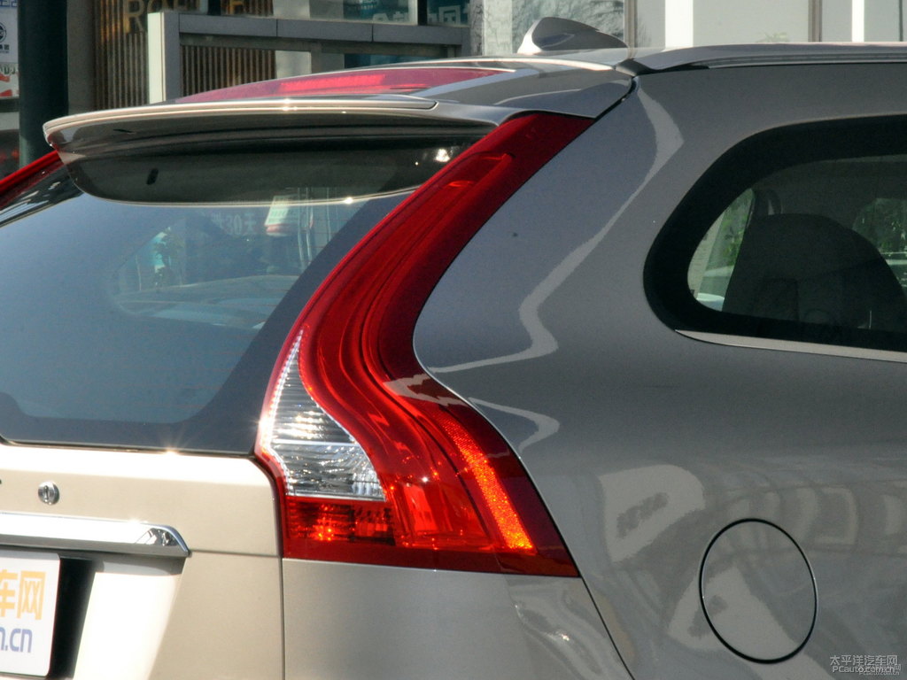 海貝灰沃爾沃XC60車尾外觀圖片