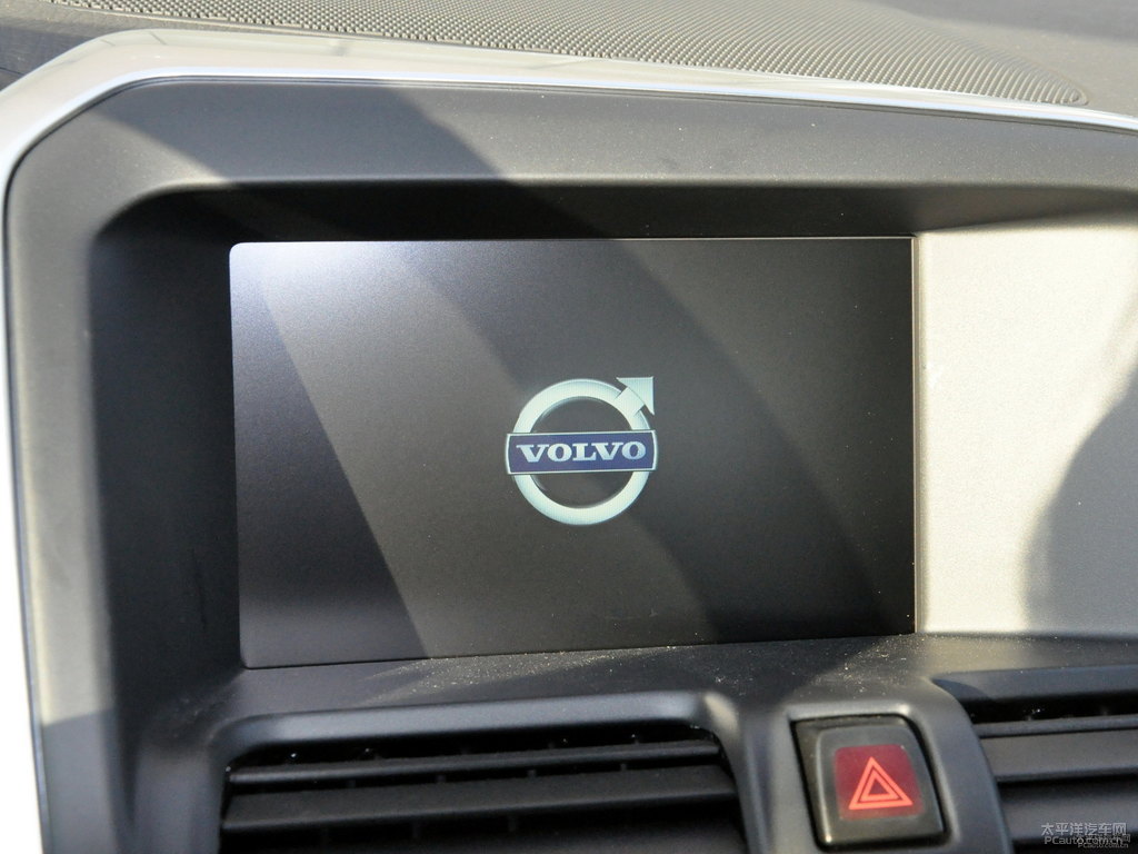 海貝灰沃爾沃XC60中控內(nèi)飾圖片