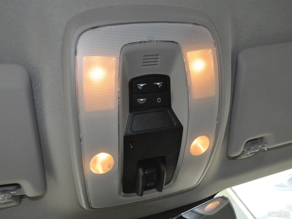 海貝灰沃爾沃XC60車廂內(nèi)飾圖片
