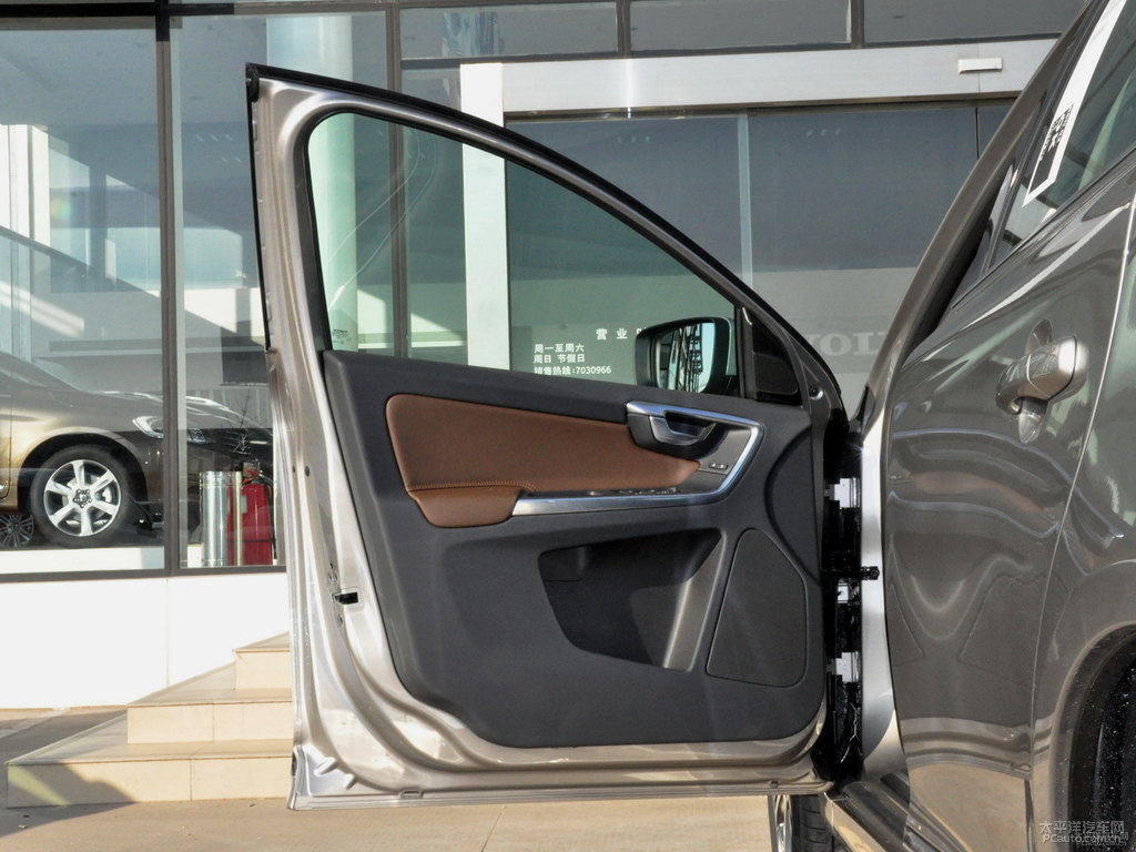 海貝灰沃爾沃XC60車廂內(nèi)飾圖片