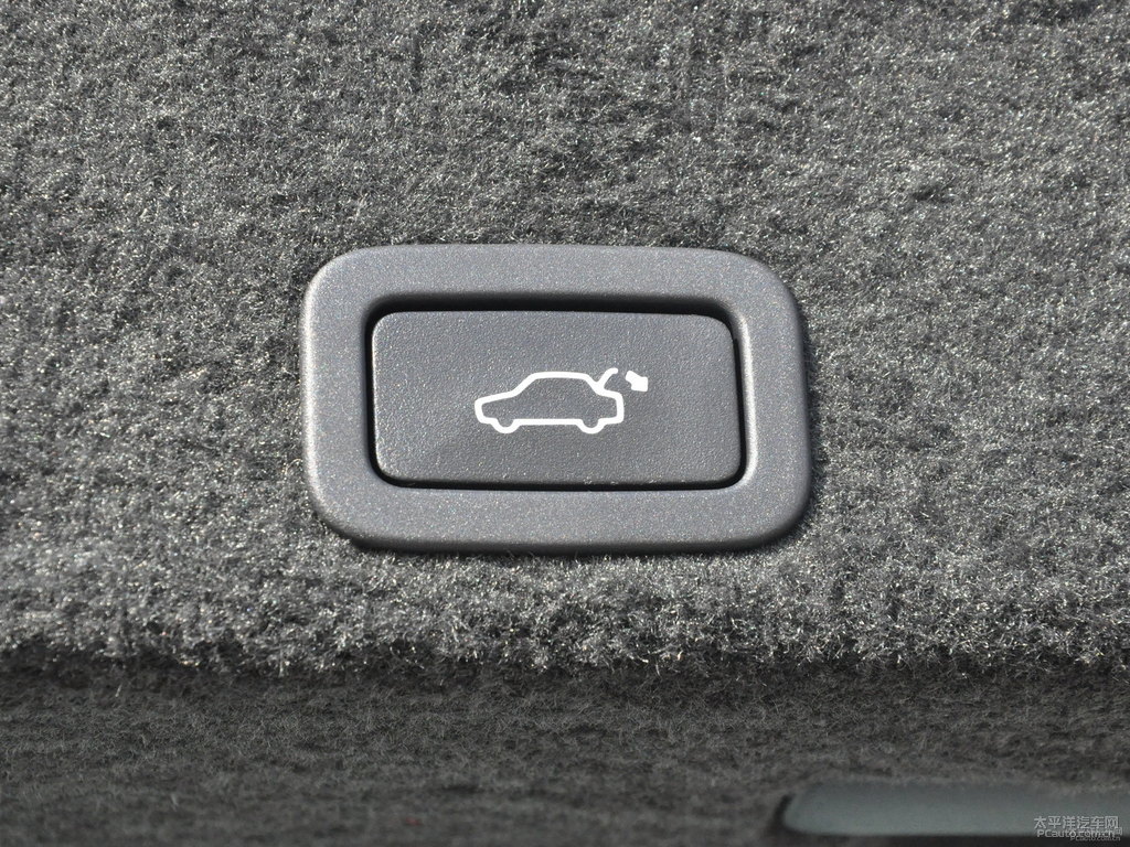 海貝灰沃爾沃XC60后備廂空間圖片