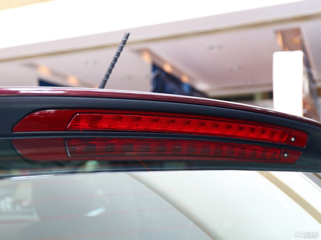 暮色紅英菲尼迪QX50車尾外觀圖片