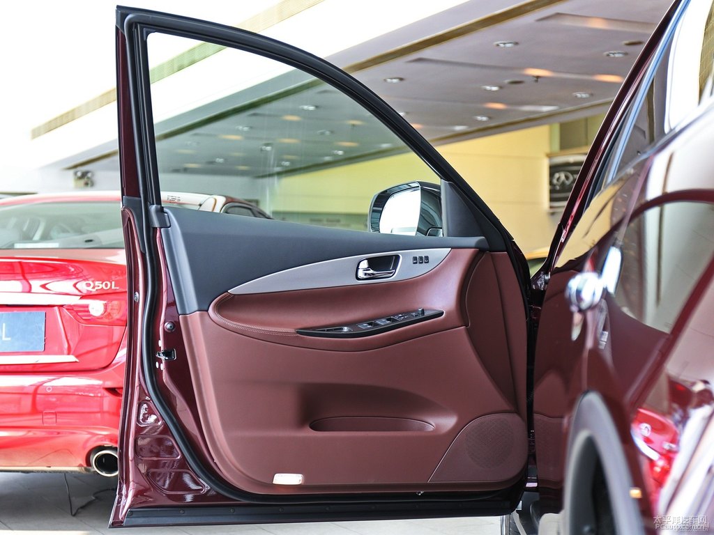 暮色紅英菲尼迪QX50車廂內(nèi)飾圖片
