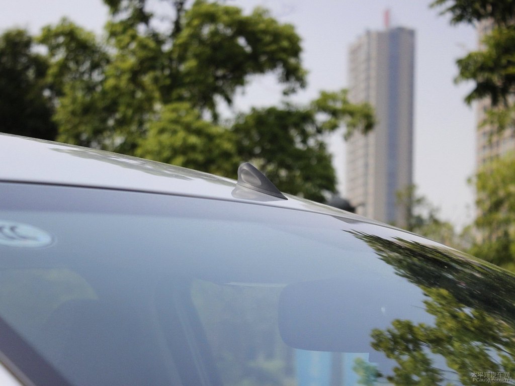 閃耀銀翼搏車身外觀圖片