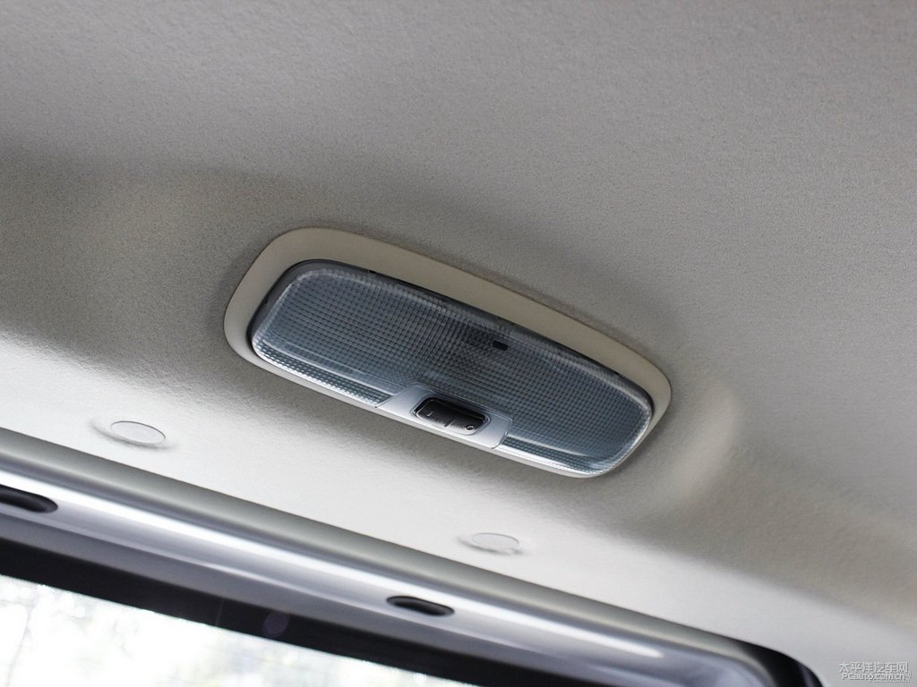 閃耀銀翼搏車廂內(nèi)飾圖片