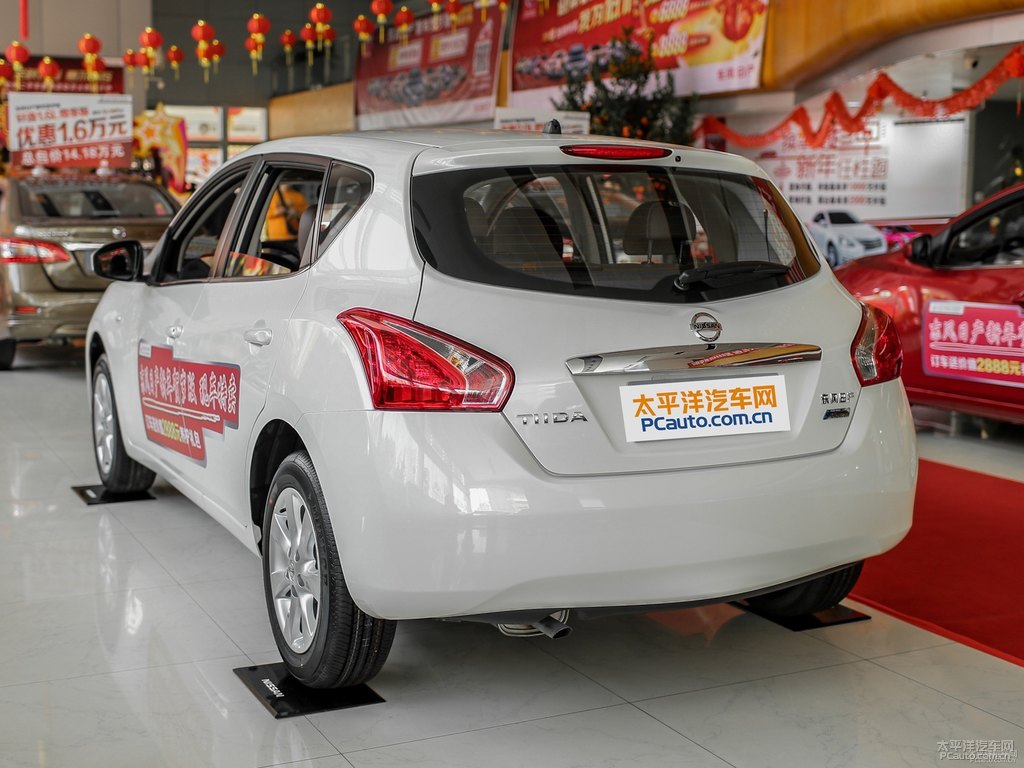 象牙白騏達(dá)整車外觀外觀圖片