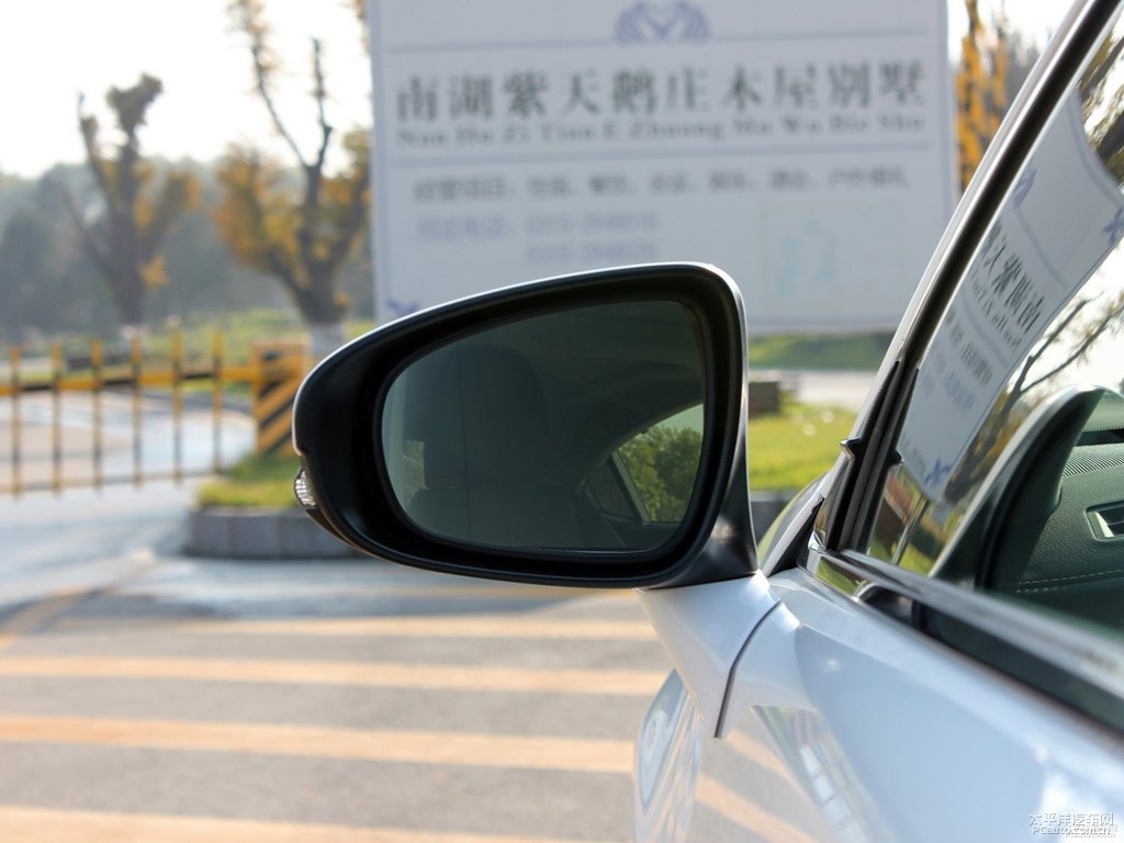 珍珠白雷克薩斯ES車身外觀圖片