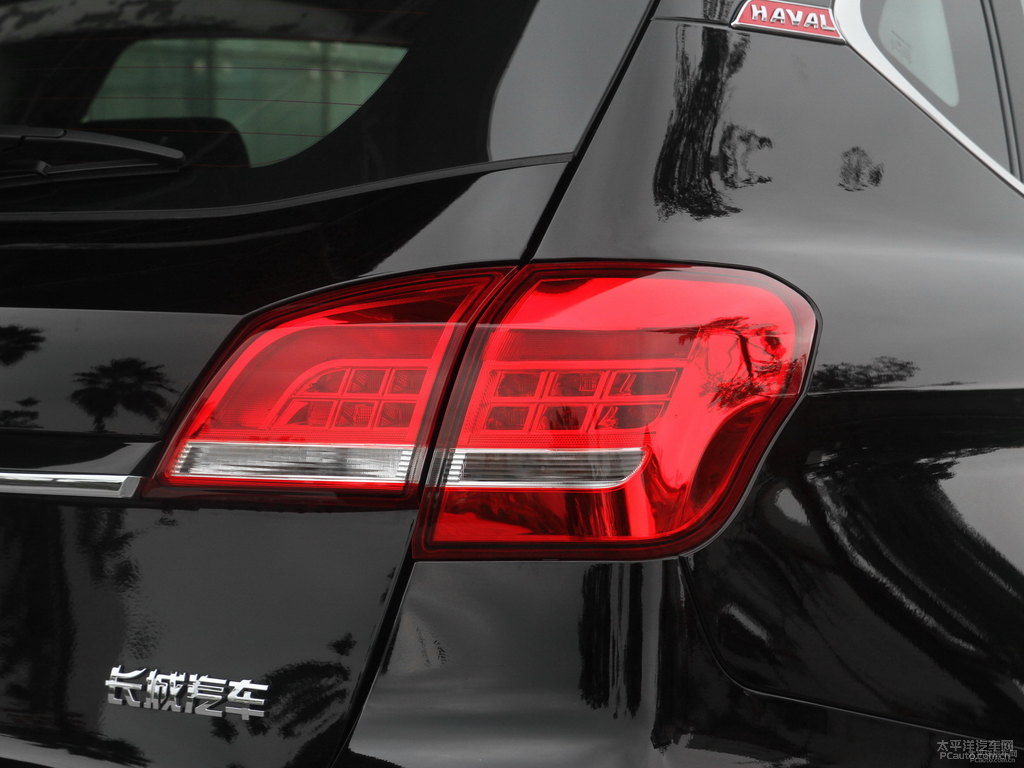 經(jīng)典黑哈弗H2車尾外觀圖片