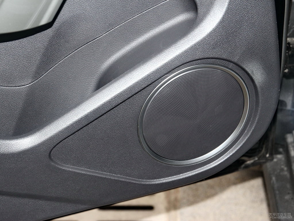經(jīng)典黑哈弗H2車廂內(nèi)飾圖片