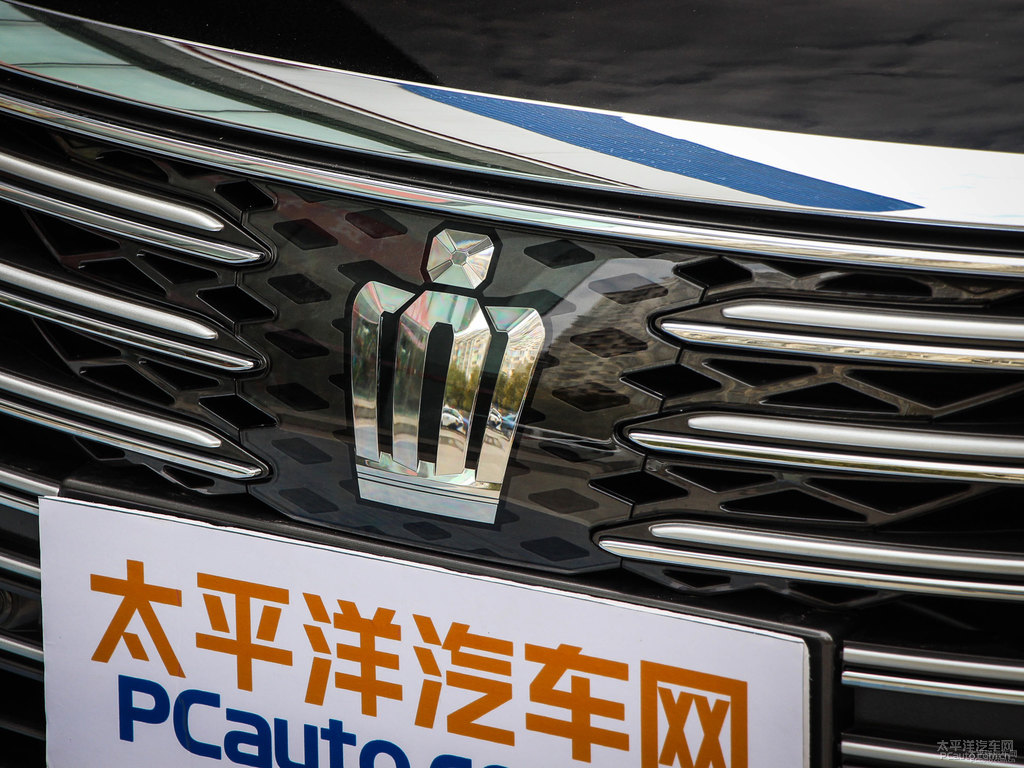 黑色皇冠車頭外觀圖片
