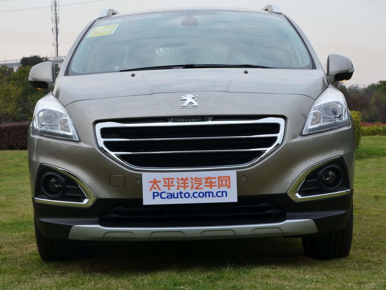 標(biāo)致3008外觀高清大圖