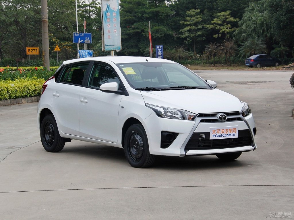 天際白YARiS L 致炫整車外觀外觀圖片
