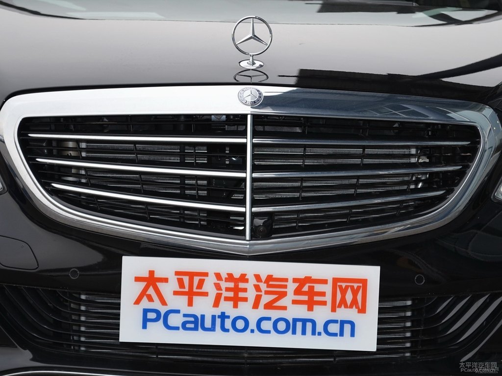 曜巖黑奔馳E級車頭外觀圖片